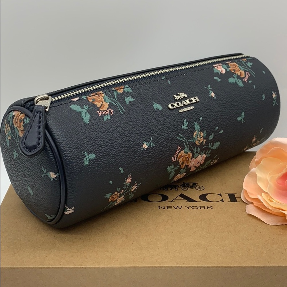 COACH MAKEUP BRUSH HOLDER WITH ROSE BOUQUET PRINT - Picture 2 of 12